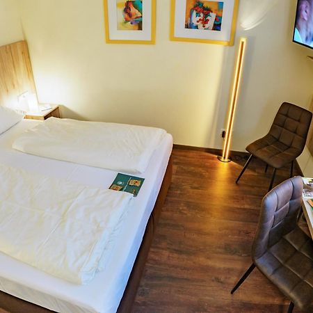 Akzent Hotel Restaurant Hirsch Гайденгайм-ан-дер-Бренц Екстер'єр фото
